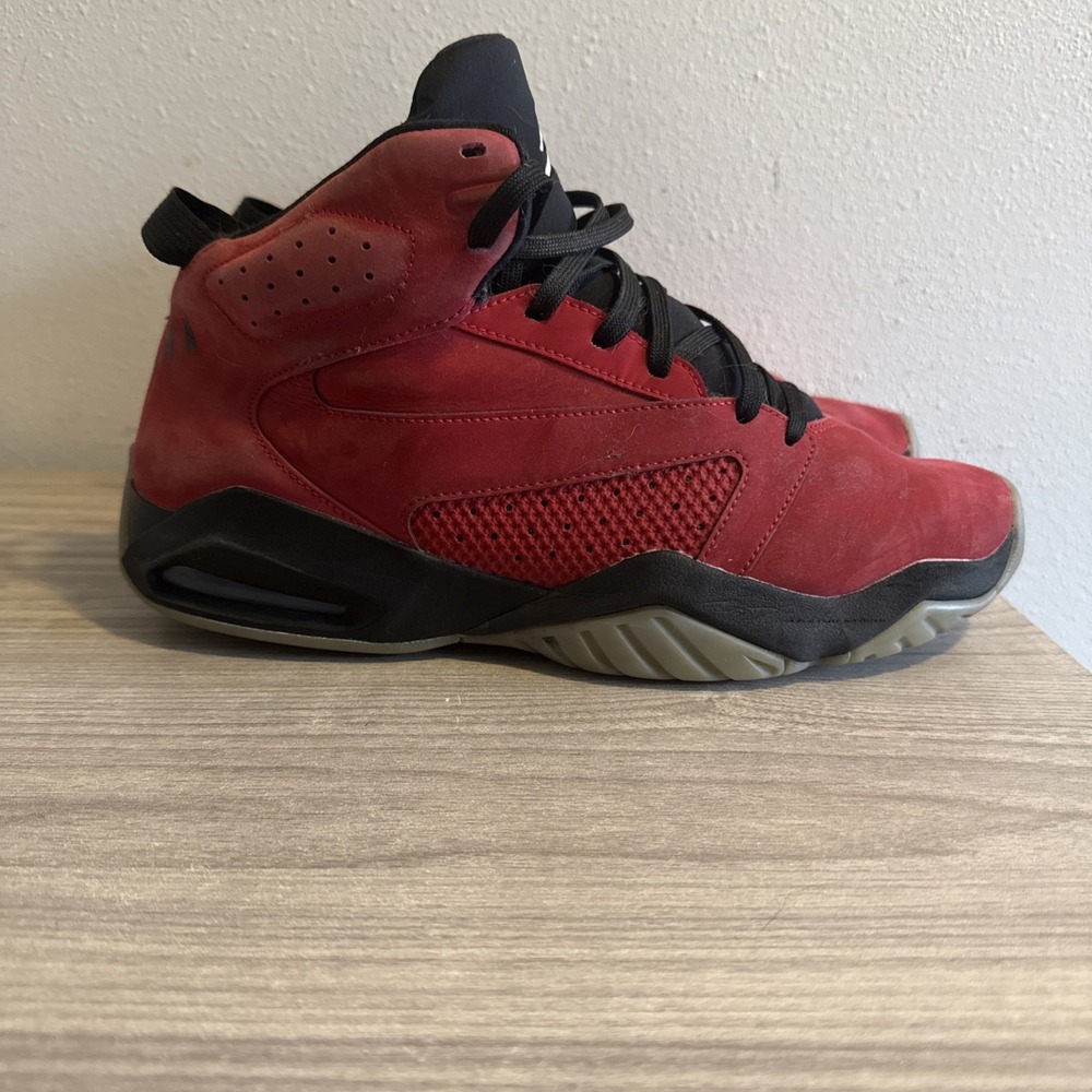 Jordan AR4430-601 Red Black Suede Basketball Sneakers Men's Sz 10.5 Shoes